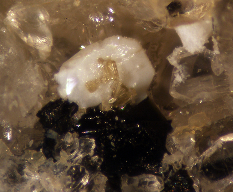Afghanite & Hellandite-(Ce)