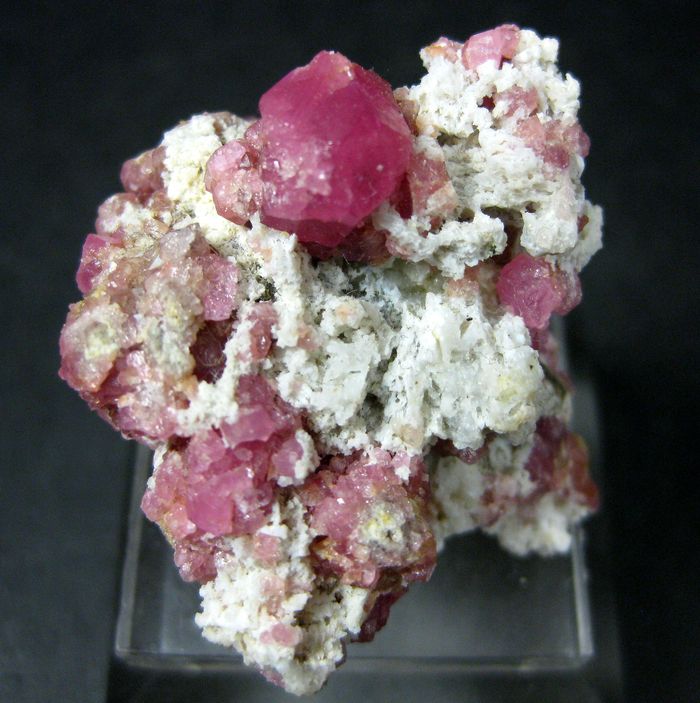 Manganoan Grossular Garnet