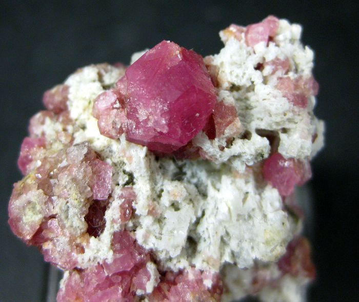 Manganoan Grossular Garnet