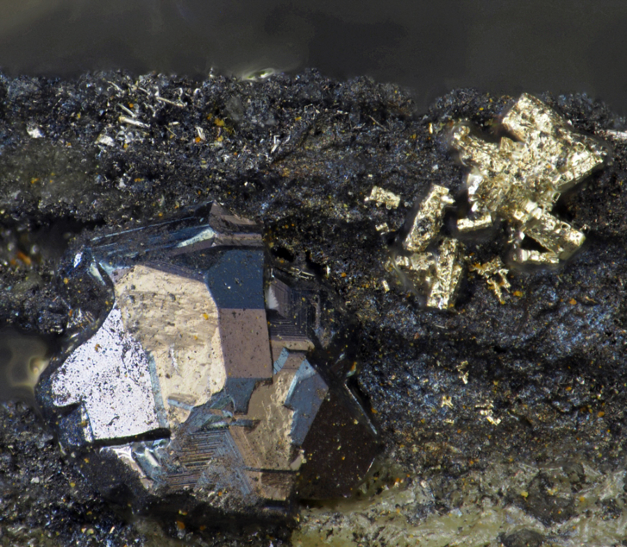 Weishanite & Magnolite