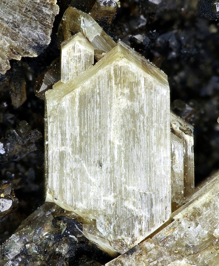 Whiteite-(CaFeMg)