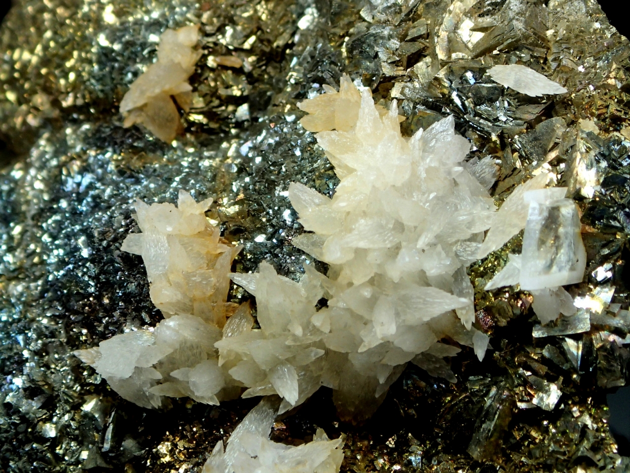 Calcite & Baryte On Pyrite